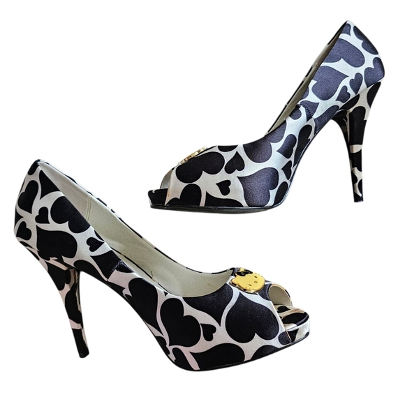Y2k Hello Kitty Black and White Heart Patterned Peep Toe Heels Womens Size 8.5 - Picture 3 of 8